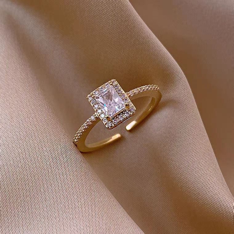 K-Style of Accessible Luxury Zircon