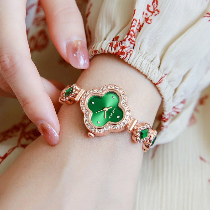 Live Hot Hot Hot Fashion Four-leaf Clover Bracelet